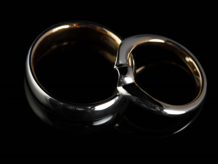 Platinum and 18ct wedding rings