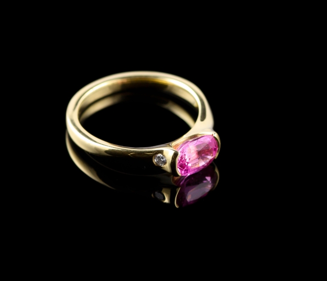18ct gold, pink sapphire and blue diamonds